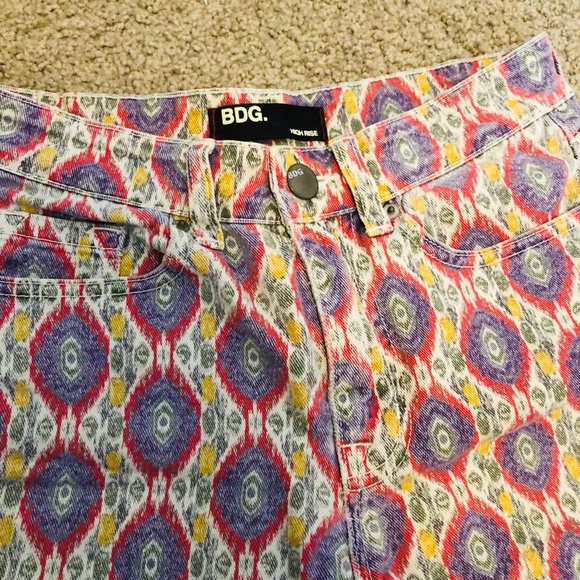 BDG Patterned Highwaist Shorts - Picture 3 of 3